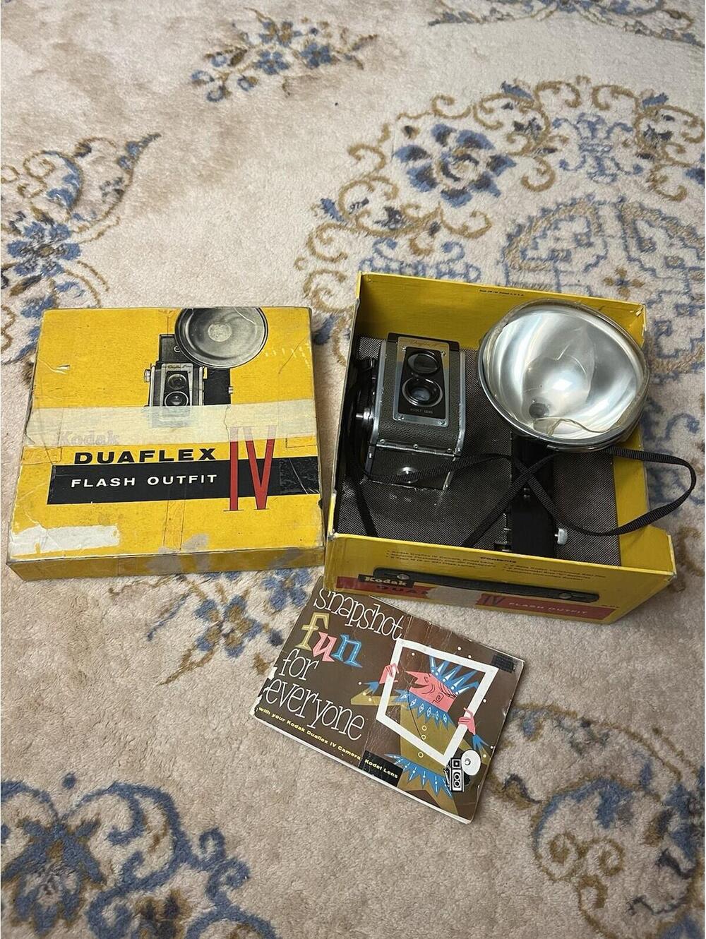 VTG 1950s Kodak Duraflex IV Flash Holder /Guard Outfit Camera Box Kodet Lens